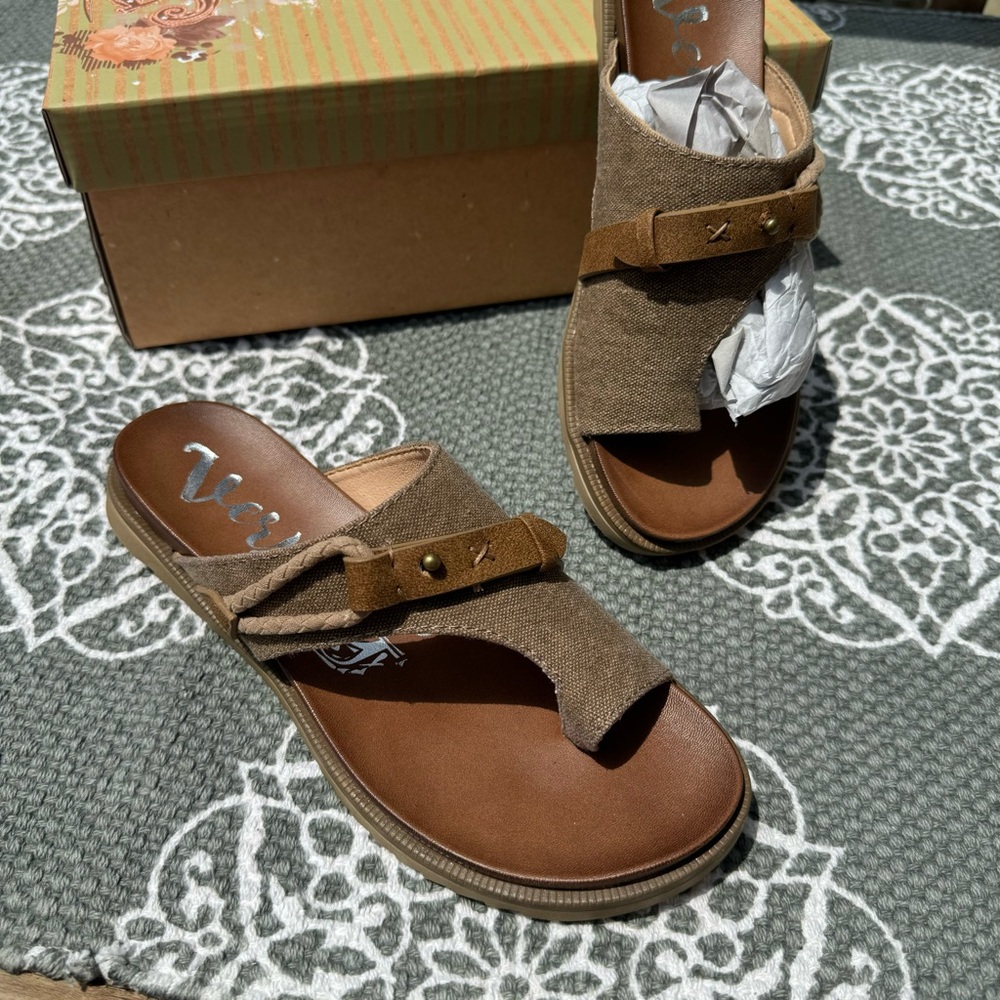 Very G Jagged Sandals